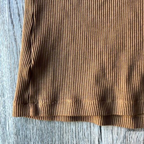 Citizens of Humanity Top Brown Parie Twist Top Size Medium Short Sleeve - Picture 12 of 15